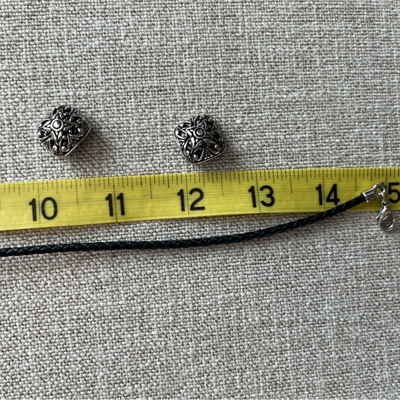 Premier jewelry, black leather necklace with matching pierced earrings - Picture 3 of 4